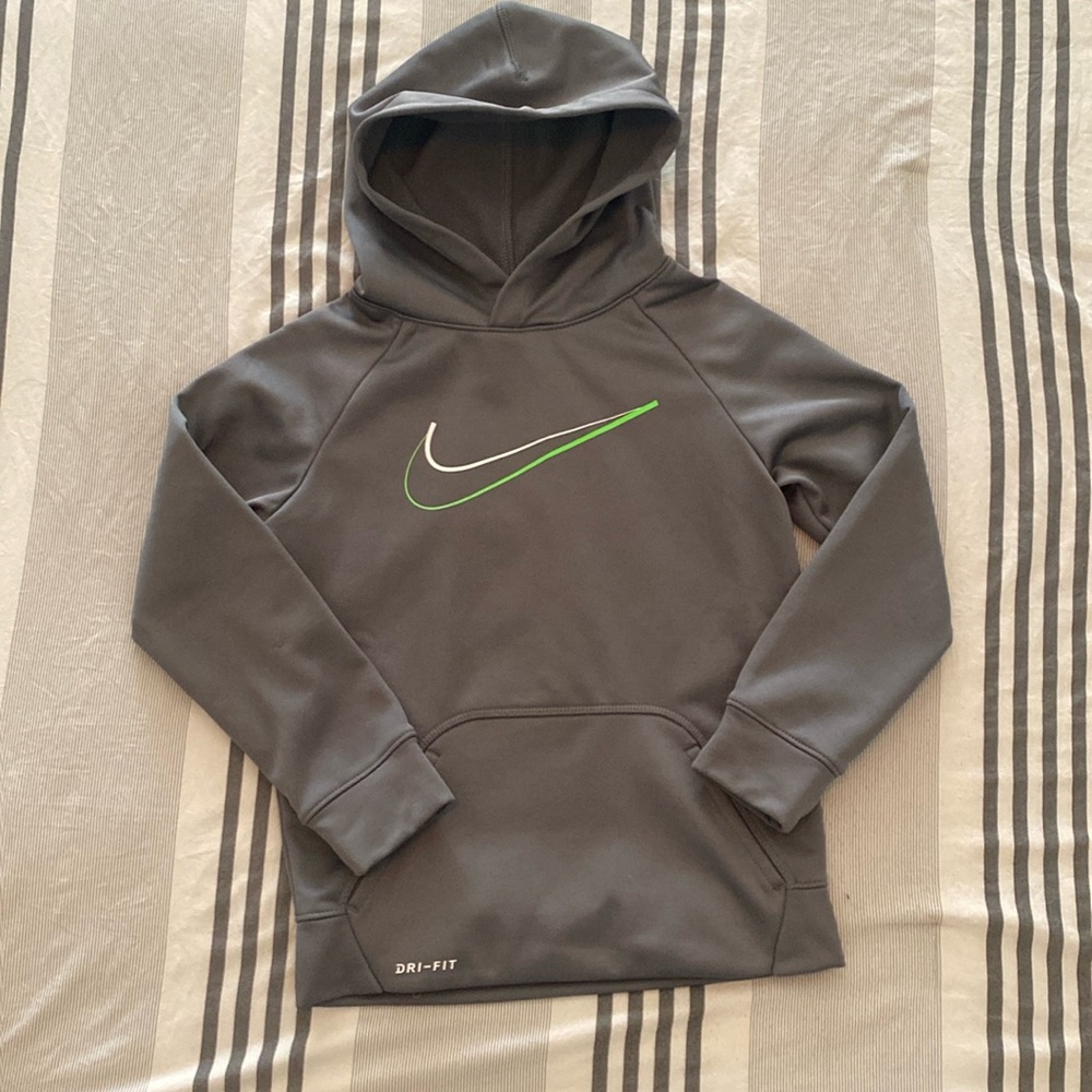 Nike dri-fit hoodie size 6